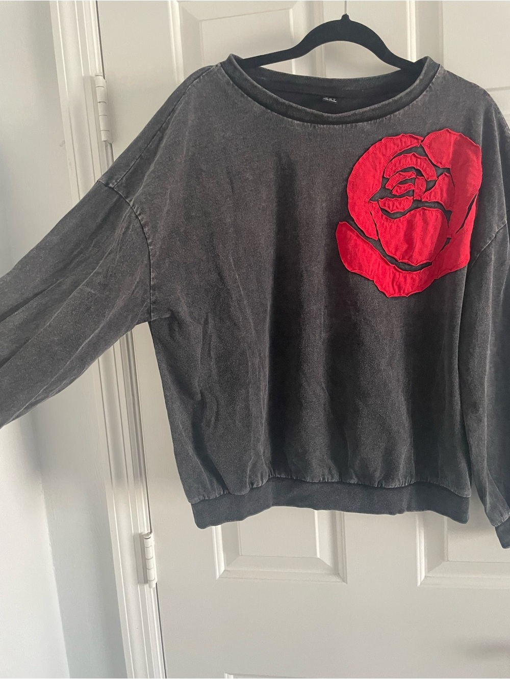 SHEIN Black Crewneck Sweatshirt